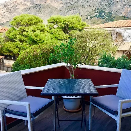 Isolotto 招待所 伊索拉戴里费米尼